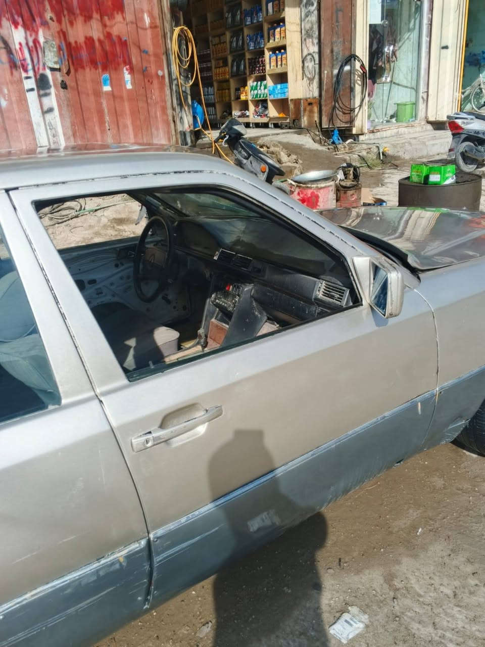 سلام عليكم مارسدس دب مديل 92البيع شرط قواعد سلامت كل تعمير مابيه وبيه مكينه وكير نعمه بس عوز ترتيب شي بصيد رقم صلاح دين ورعيه يمي سعره 22وبيه مجال لشراي يتصل وبيه خير ويدلل ***********
