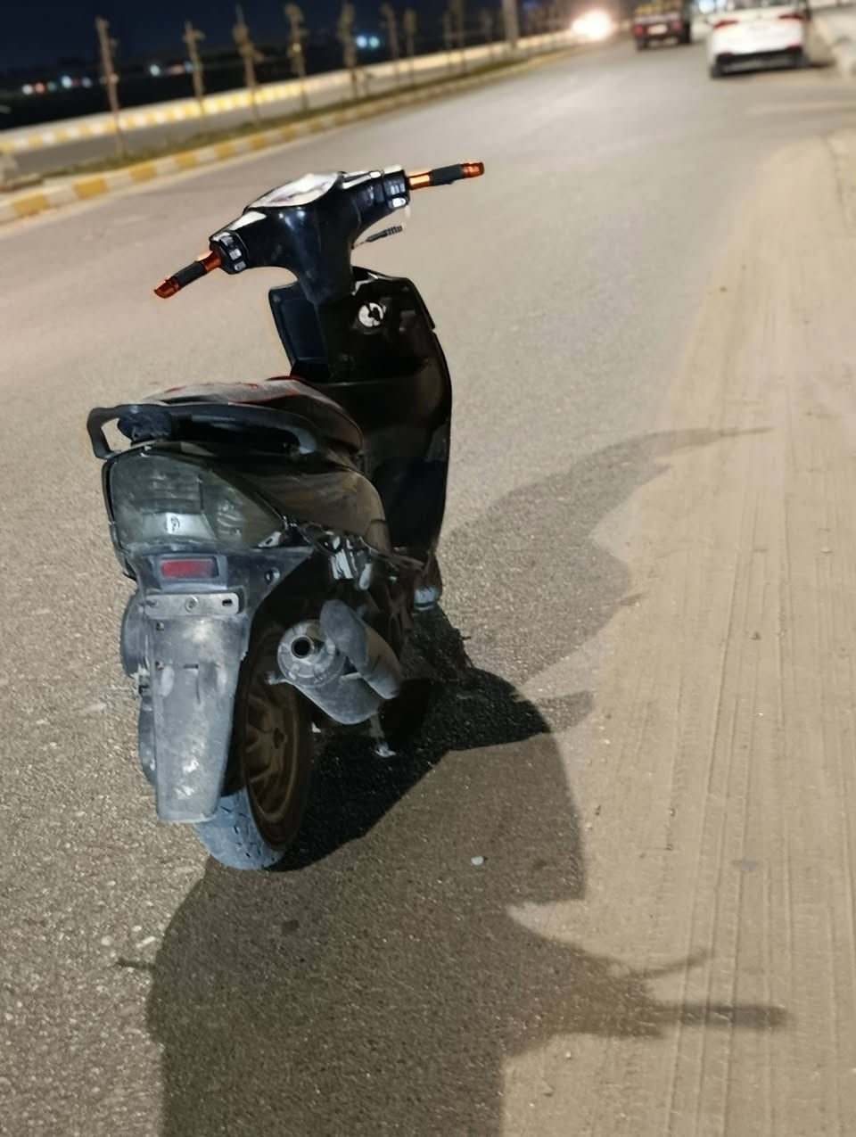 السلام عليكم
ماكس عدله للبيع 
الدراجة بيها تزويدات خارجيه أو مكينه 55 ما بيها لا تبخير ولا تنقص دهن 
كلشي ما ناقصه كهربائيات كلها شغاله عوزها بس سلف 
تايرات جدد 
كفراتها البلاديه موجوده 
السعر 550 أو بيها مجال 
ناصرية مركز قرب مستشفى التركي
الرقم:***********
