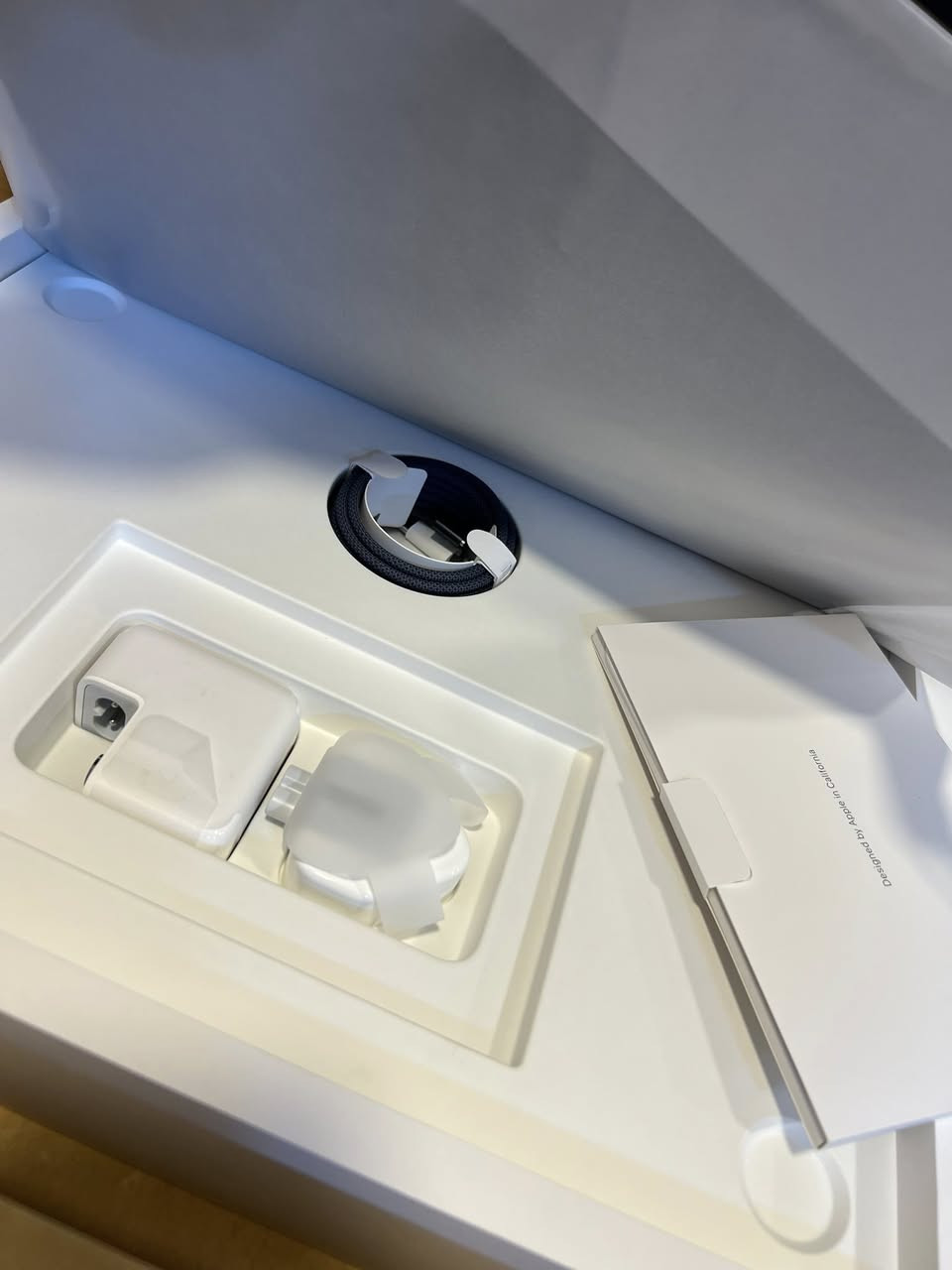 Mac Book Air
M2
256/8 
جديد غير مستخدم 
عدد دورات الشحن 0


**إذا كنت صاحب هذا الإعلان وتريد حذفه لأي سبب، رجاءا أرسل رسالة إلى الدعم الفني**