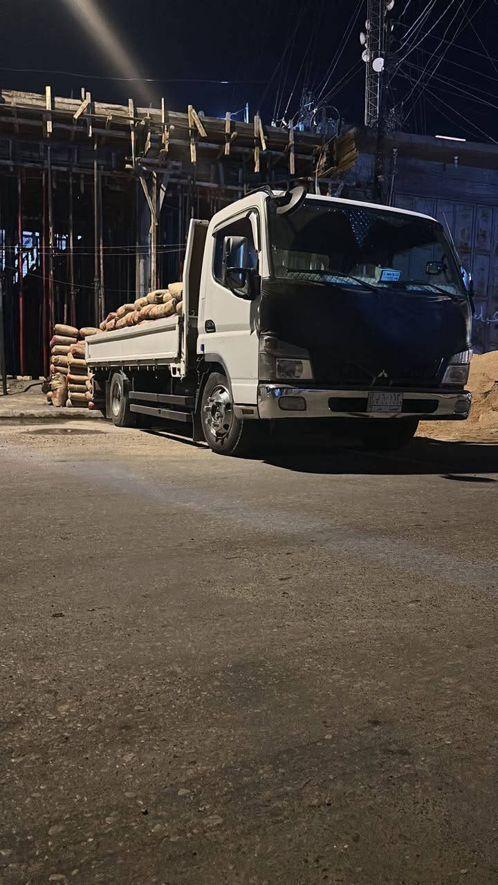 كنتر مستيبوشي 2016
للبيع سياره كفاله عامه كير محرك مكفولات 
بيها تخم تاير وتخم وياله ستيل كروم
حتى السونار موجود بنشر السعر 210
وبيها مجال مجال مكان السياره ميسان 
الرقم الهاتف***********
