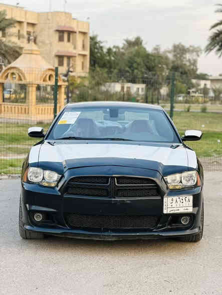 السلام عليكم دوج جارجر مديل 2014 اصل وارد امريكي كلين بدون حادث وصور امريكة مرفوقة بل منشور  موصفات لسيارة فول موصفات ماعدة لفتحة بصمة داخل احمر جلد شاشة جبيرة ويل 20 مكينة 5700 منضومة مال غاز يعني انسة لصرف منضومة زنون اصلية لسيارة ماشية 130 الف وسعر لسيارة 133$ وبيهة 
مجال مكان لسيارة بغداد البلديات 
وهاذ رقمي ***********
