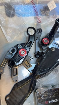 س١٠٠٠رر ٢٠١٨ • كاربون فايبر • جديد