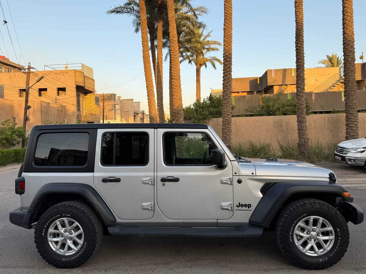 للبيع
Jeep Wrangler 2023 Sport
جيب رانكلر 2023 سبورت
4 سلندر تيربو 

سعر مناسب 200$ 🔥🔥ارخص سعر ب العراق

مواصفات/  سبورت
 جام كهرباء اوتو
 شاشة - كامرة
 قطعتين تبريد
هيتر بالمري

ماشيه 59الف 

رقم بغداد بسمي شخصي

سيار بيه شوي صبغ ب جاملغ المامي و شوي ب البونيد وبارد مثل ماموضح ب سونار

سيار جاهز من كل نواحي تخم تاير جديد و باتري جديد

مكاني بغداد

للاستفسار
***********
