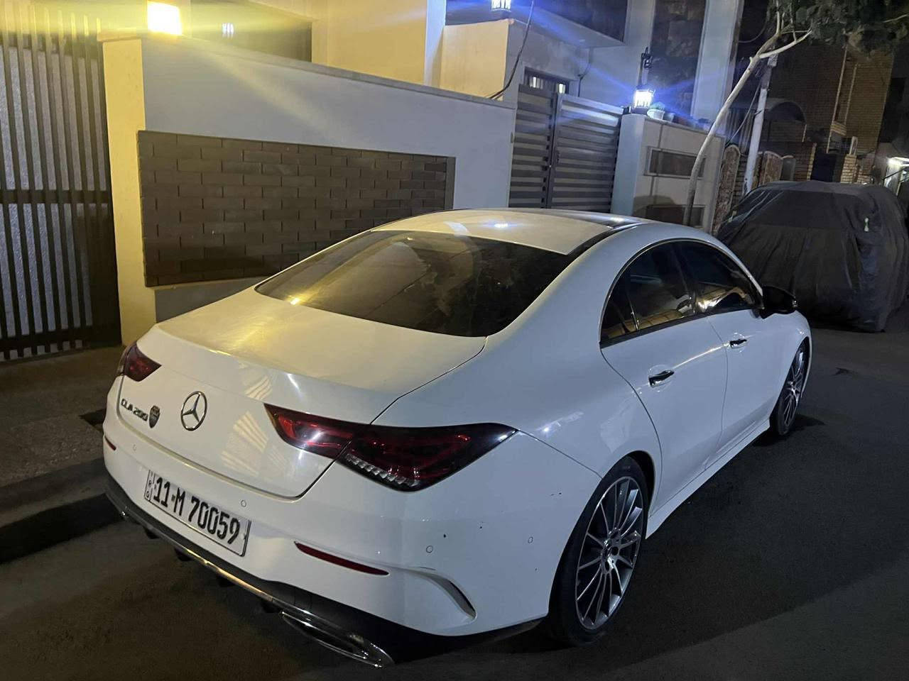 مرسيدس 2019
Cla200 خليجي 

رقم بغداد باسمي تحويل مباشر 
ويل 18 تو سايز 

كير محرك صدر سياره جاهزه 

محرك 2000 تيربو 

السياره بانورما 

ماشيه 48 كيلو

كشنات تدفئه 
 دخول ذكي 
موس لمس 

شفتات بل سترين 

4 وضعيات قياده 

شاشه تتغير ايضاً 4 وضعيات 

الالوان الداخليه متغيره 64 لون 

مري كهرباء  وقلابه عند الرجوع 

شاشه متصله قطعه وحده 

قطعتين تبريد 

السياره نصبته كلش حلوه
ملاحظات سياره بيها بارد بالجاملغ خلفي ونص صبغ بالدعامية خلفيه وسونار موجود 
***********
***********
