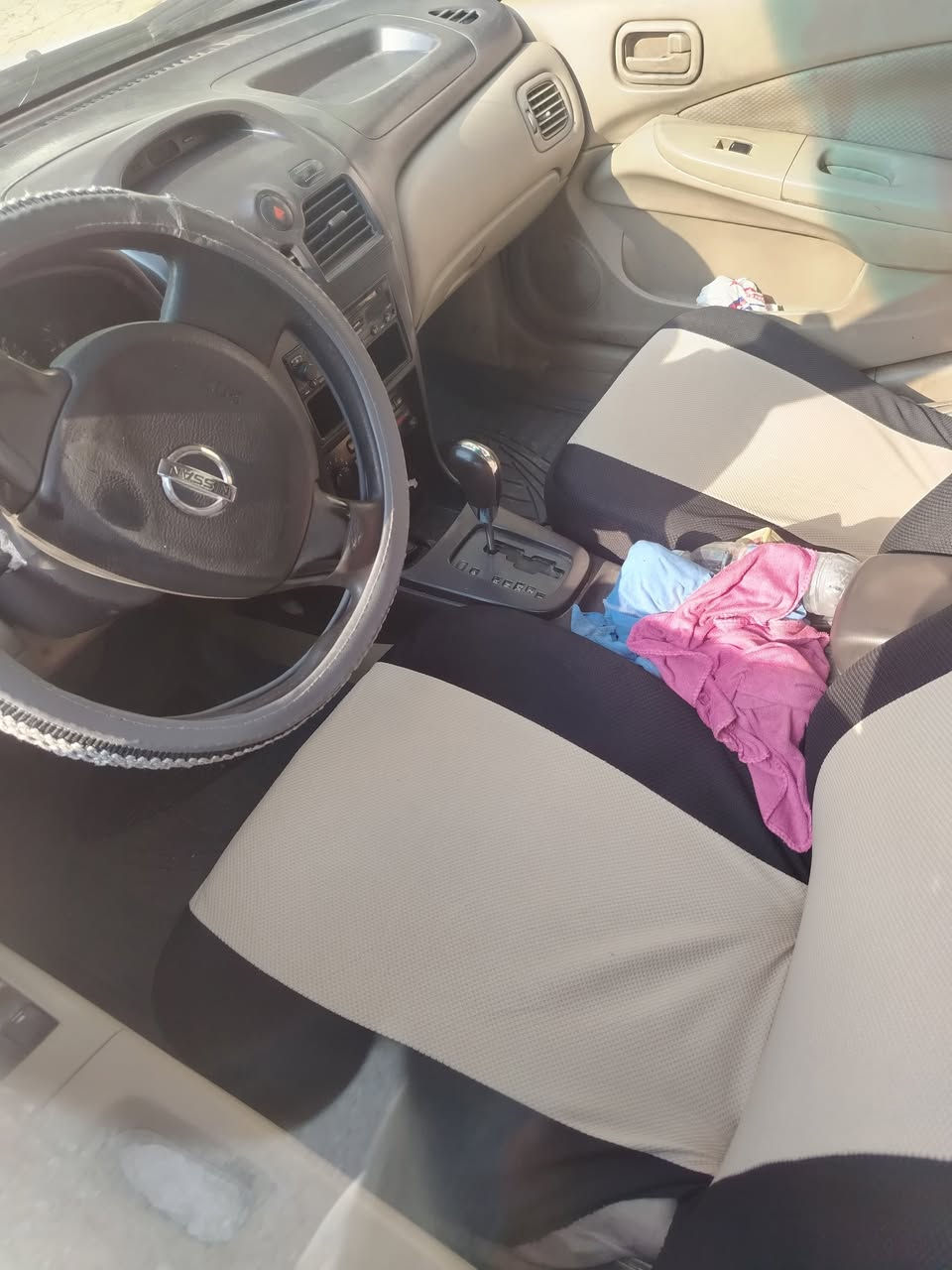 نيسان سني 2008 واسط كلشي موضح بالصوره السعر ٩٢ نظيفه جدا الاتصال على الرقم ***********
