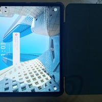 ايباد للبيع مستخدم يومين فقط الذاكره 256 الجهاز وياه شاحنه ما مفتوحه و...