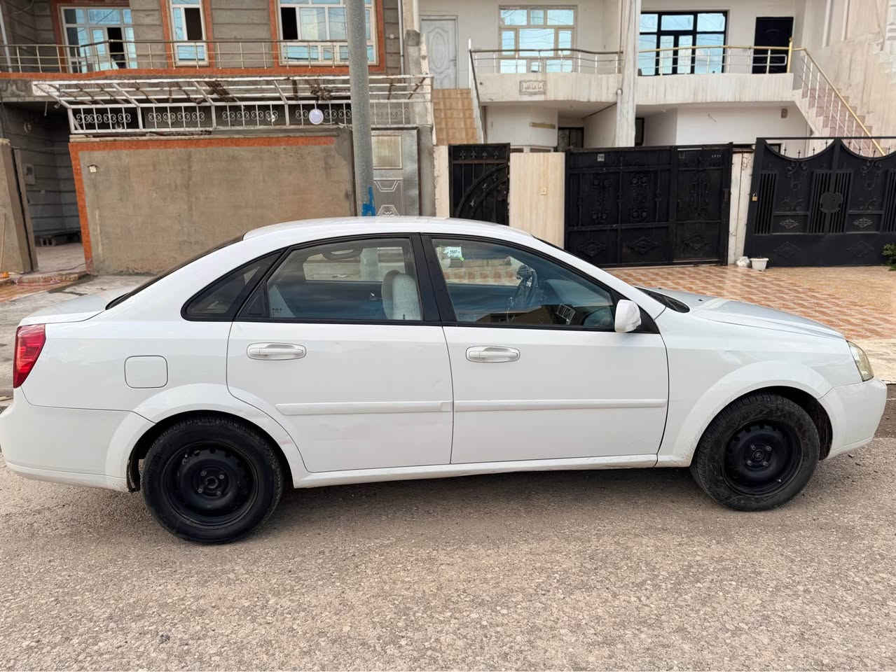 ئۆپترا مۆدیل ٢٠١٢ گێر عادی  83 وەرقە و مەجالی کەم   
سیارەکە بە ناوی خۆمە ژنگەو سەنەوی هەزەی نوێە تا ٢٠٣٠
سیارە تایەی تازەیە سیارە زۆر خاوێنە 
یەک پارچەی هەیە لە گەل هەندێ سارد سیارە زۆر 
خاوێنە گونجاوە بێ مەسرەفە  
شوێن :کۆیە 
ژ.م ***********
*********** أربيل, العراق
