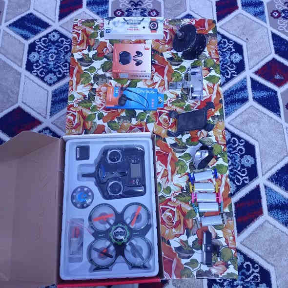 السلام عليكم غراض للبيع رخيصة بسعر مناسب بس الدرون ابيعها فحم بس مكان القائم الرقم/***********
