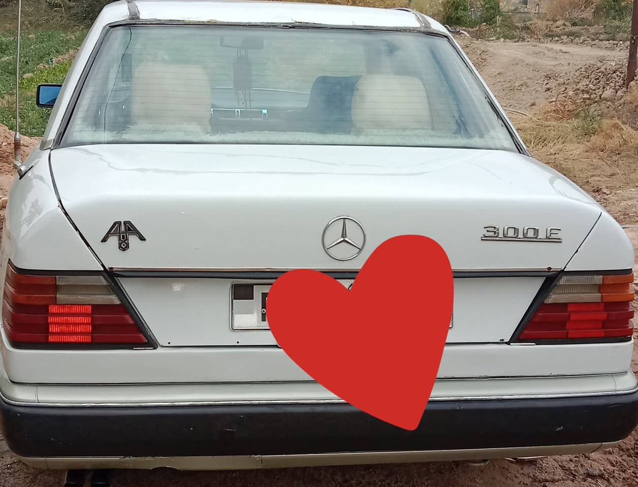 السلام عليكم 
مارسدس دب موديل 89 رقم بغداد الماني مشروع وطني بسمي سنويه لل 27
محرك بطه 2500 
سياره جاهزه بس تبريد مابيه السعر 57 ورقه
مكان السياره ميسان العماره
للأستفسار ***********
