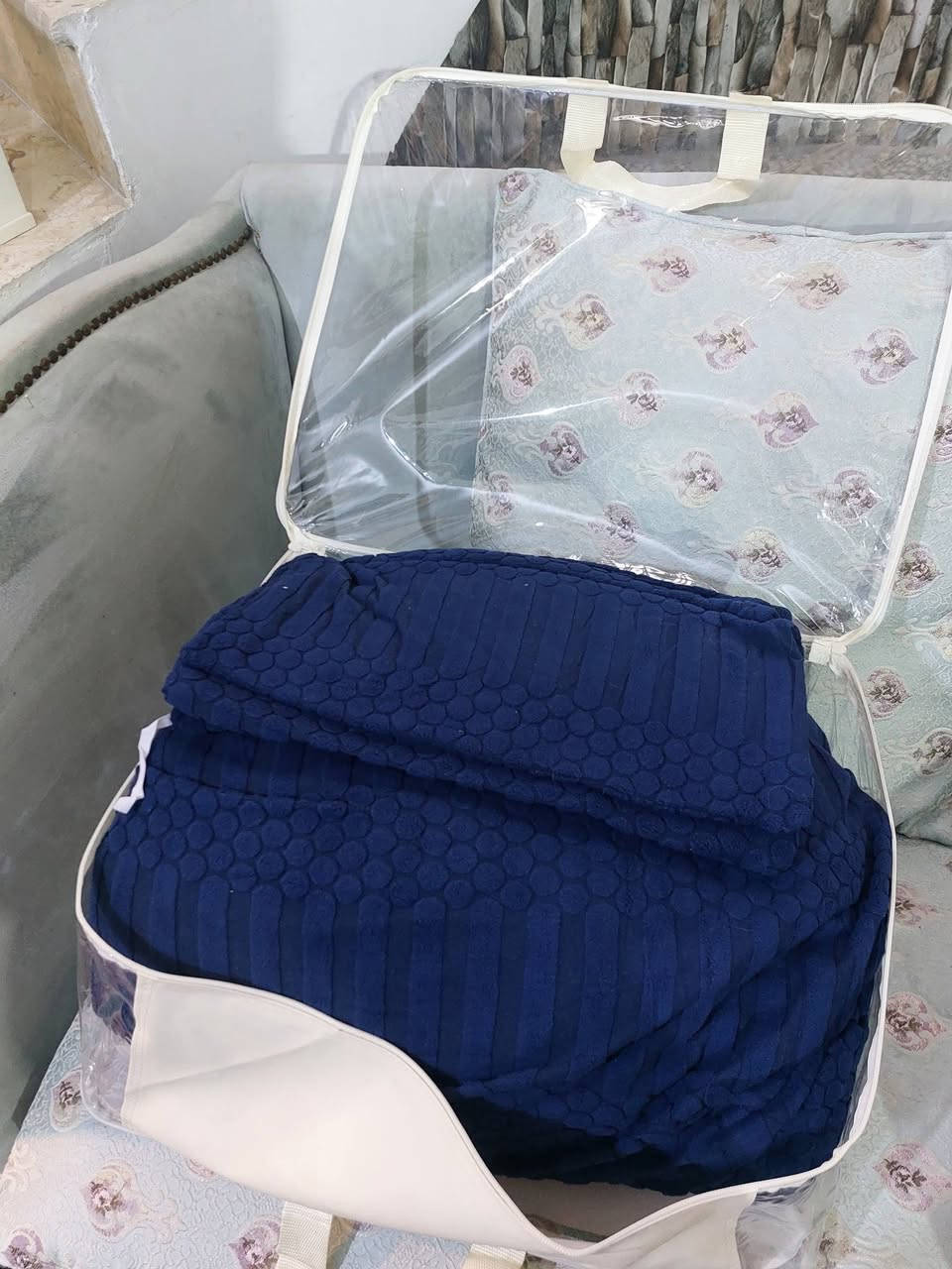 مفرش تخم كامل 10نفرات  لون نيلي وياه 4 وجوه مخاد تخم جديد بس فاتحيه نشوفه وماصار على قنفاتنه جبير 
نريده 65 الف جدييييد رجاءاً
مفرش تخم مقاعد بس 10نفرات لون رصاصي 35 الف استعمال قليل كولش 
بردة قطعتين مو حلقات  تفصال ثگيلة كولش ثنينهن ب 50 الف 
المكان  نجف شارع المطار الجديد قرب الجوهرة


**إذا كنت صاحب هذا الإعلان وتريد حذفه لأي سبب، رجاءا أرسل رسالة إلى الدعم الفني**