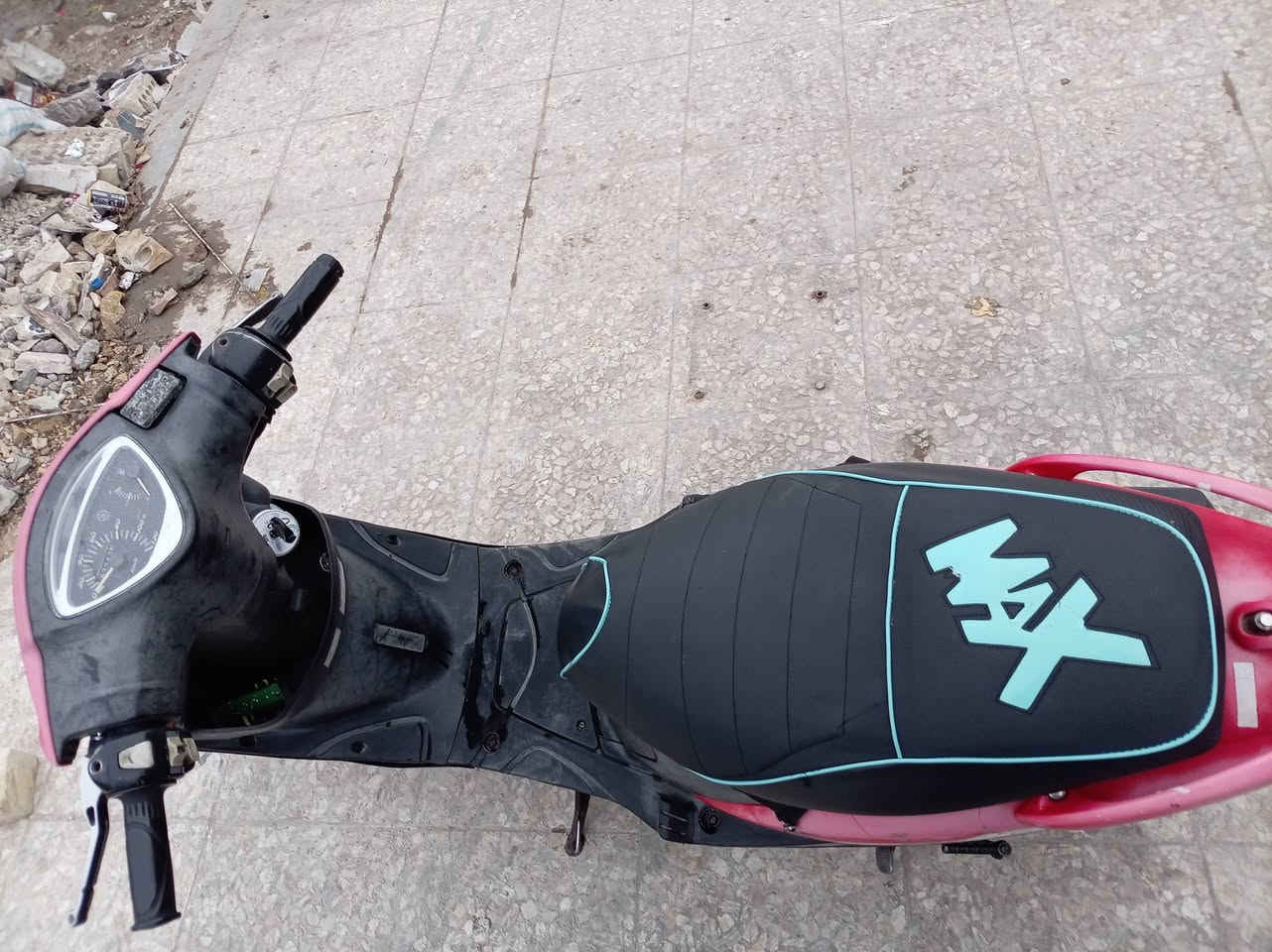 السلام عليكم ماكس عدلة دراجة كاملة نقص برغي مابيه كفر ختم واحد وية المكينة رايدهة 800وبيهة مجال للشراي ***********مكاني البياع تقاطع درويش
