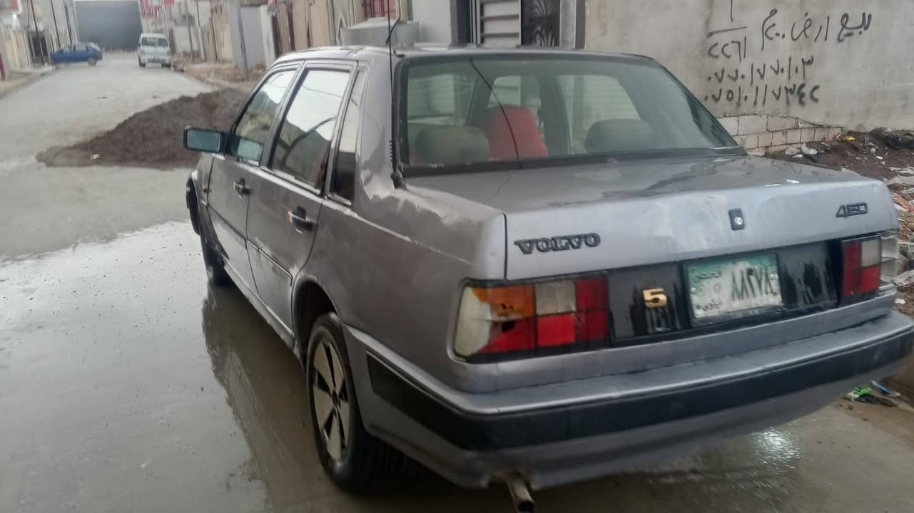 سلام وعليكم
سياره فالفو للبيع سعره ٨ وراقة سنويه بيصه واجهيه 
شرط تحويل وكاله من الوكيل كاربون شرط ممسجل  للأستفسار التصل ***********
