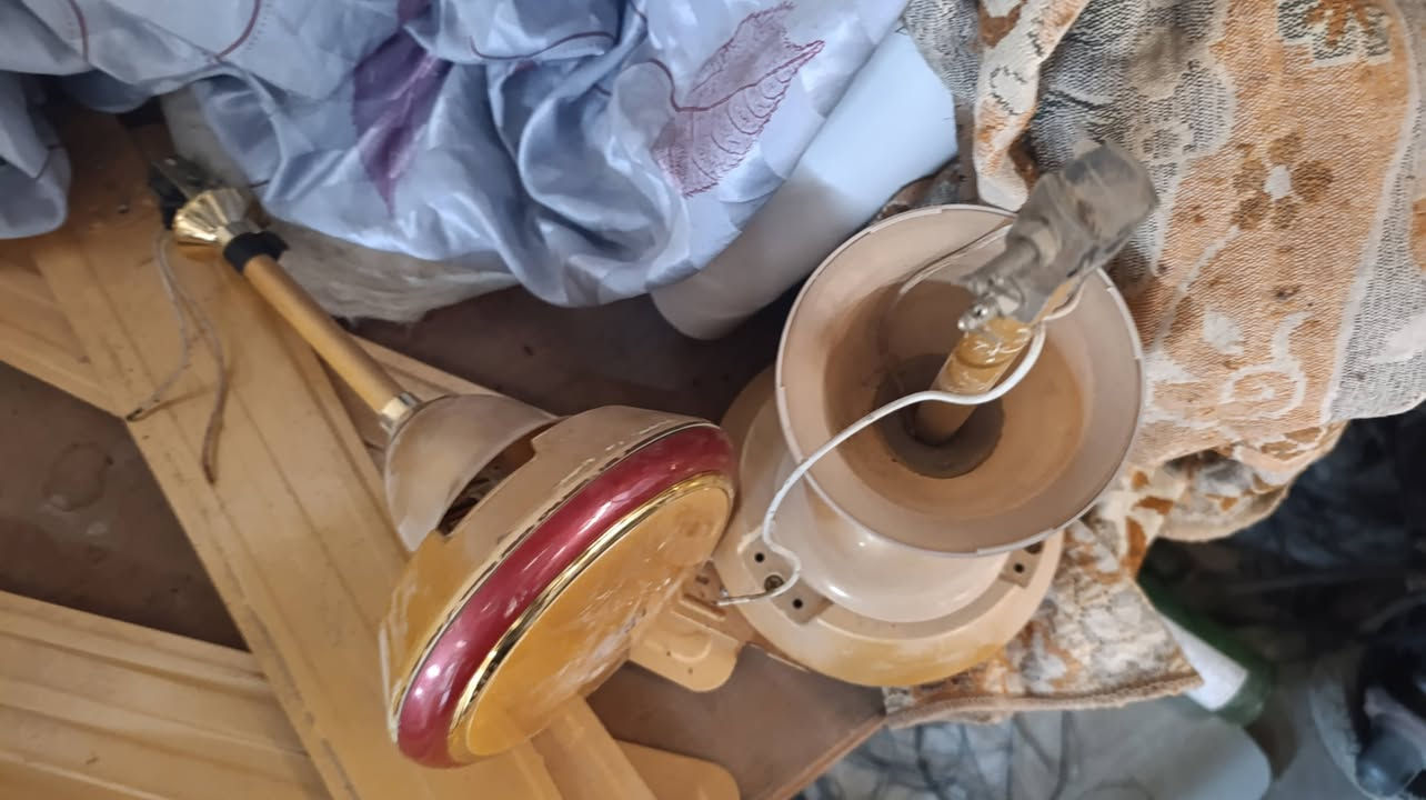 مراوح ثنين جديدات مامستعملات  قليل كلش ونضيفات منوع خفيفات الوحده بل سوك 35 اني ابعينهن ثنينه بسعر 60 وبيهم مجال قليل وشرط شغل مكاني كربلاء شهداه سيف سعد رقمي ***********

