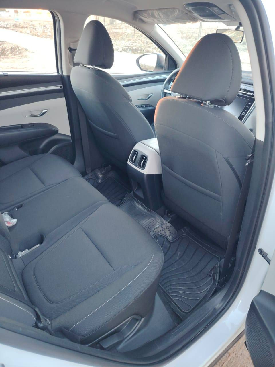 سلام عليكم
توسان 
خليجي
موديل 2023
رقم بغداد انكليزي بأسمي تحويل ثاني يوم 
ماشيه 50 الف كيلو
كفاله عامه فول مواصفات
 من عدا البانورما
مواصفات
مكينه 2.0 دوش 
بصمه تشغيل 
بصمه ابواب
تشغيل عن بعد
نضام اوتو هولد
ثلاث أنظمة قيادة 
ايرباك عدد2
هاندبرك دكمه
نظام نزول منحدرات 
اشاير ترحيب 
اشاير ب المري 
اريل نفكيشن 
داخل اسود 
مري كهرباء 
بردات خلفيه
هاند بريك بصمه
مقاعد كهرباء 2
جنطه كهرباء
 فول تحكم ستيرن 
تبريد قطعتين 
حساس امامي 
حساس خلفي 
كامره دواره 
شاحن موبايل 
وايرلس
بعد بيها  هواي  موصفات 
السعر 228 ورقه وبيها مجال للطيبين
الناصرية قلعة سكر
***********
