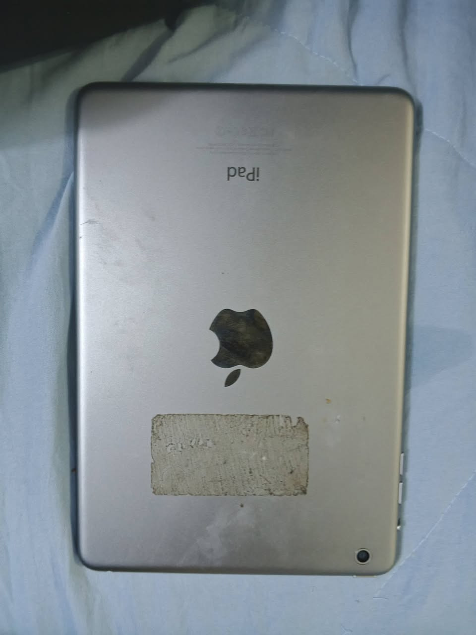 سلام عليكم ايباد ابل للبيع ذاكرته 12يمكن لو 128 بي مشكله من شغل فيديو الا هتفون يلا تسمع الايباد بعده جديد لوك زلغ مابي يمكن لو 6 لو 5 ماعرف بي  يعني للجهال يباوعون بي للدراسه بس الايباد مو مال بوبجي من الاخير سعره 30 لا تعبك ولا تعبني للتواصل عل وتساب ***********
