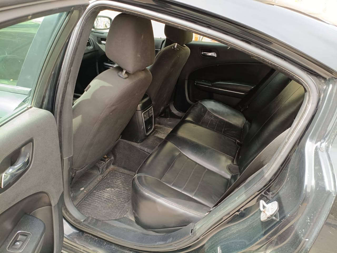 السلام عليكم
جارجر هيمي بوليسي محرك 5.7  للبيع 

رقم بصرة حرة مجدده الحد سنة 2028

حادث بنيد وجاملغ 

السيارة الدواسات مال البريك والبنزين كهربائيات السيارة جاهزة 

***********
