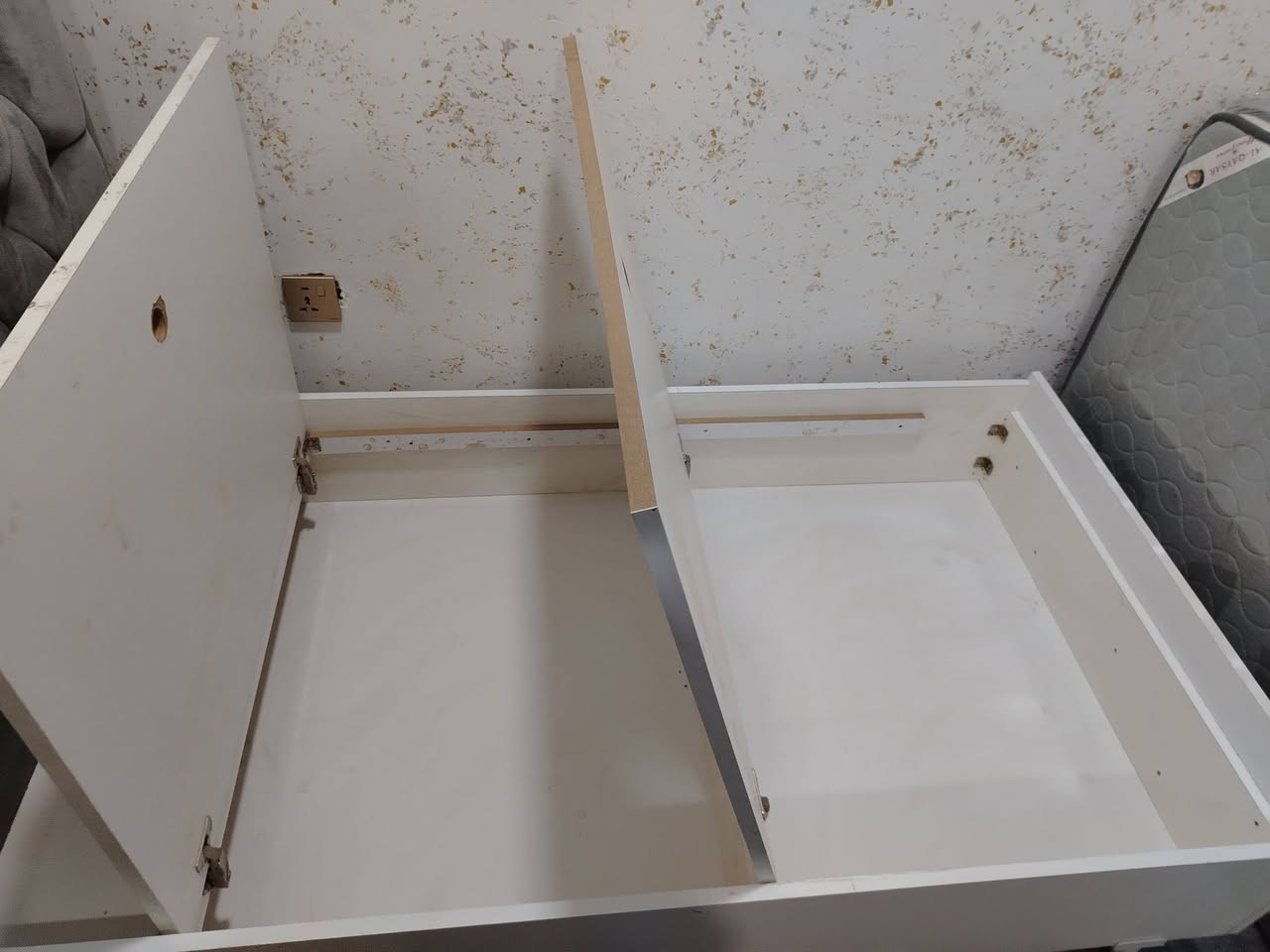 سریرآطفال جدید مامستعمل شغل اید درجلة آولة
طول165
عرض65
***********
