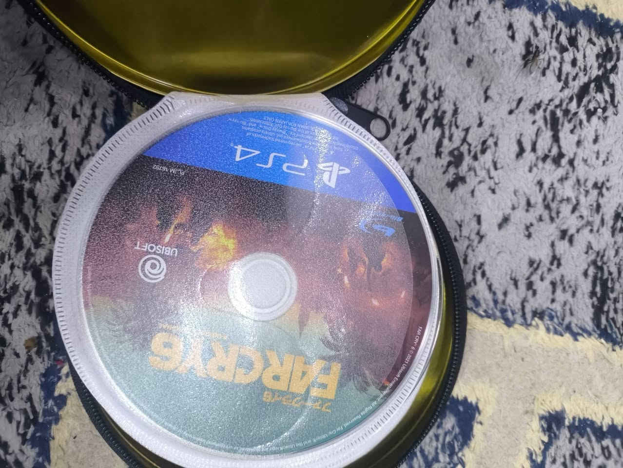 سلام عليكم
بلي 4ويا هاي القراص الي موضحه بل صوره كلهن شغالات 
جديد ستوني ماخذه ويا كارتونته صارلي شهر من اخذته ذاكرته 500 ويا هارد خارجي 500كيكا يعني 1تيرا ويا 3يدات


**إذا كنت صاحب هذا الإعلان وتريد حذفه لأي سبب، رجاءا أرسل رسالة إلى الدعم الفني**