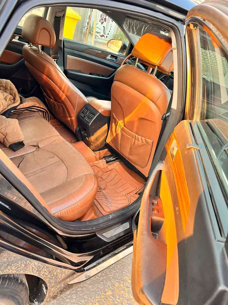 السلام عليكم 
للبيع سوناتا 2015Limetd
رقم بغداد 
 الموصفات 
1 كشنات تدفئه تبريد الامامي 
2 تدفئه فقط الكشنات الخلفي
3 بنراما 
4 شاشه كبيره كار بلي 
5 تحكم ستيرن 
6 كامره خلفيه 
7 بردات خلفيه بلادي
8 رادارات جانبيه مرايه 
9 نزول المري عند الرجوع 
10 كشنات جلد
11 منضومه كامله زنون 
12 وباقي المواصفات معروفه 

مكان سياره النجف الاشرف 
سياره باسمي مداور ثاني يوم 
الحادث داخله كلين فقط دعاميه وايرباك ستيرن فقط وراجع سستم وبلعراق جاملغ خلفي فقط صبغ 
السعر 128 وبي مجال بسيط للاستفسار :
***********
