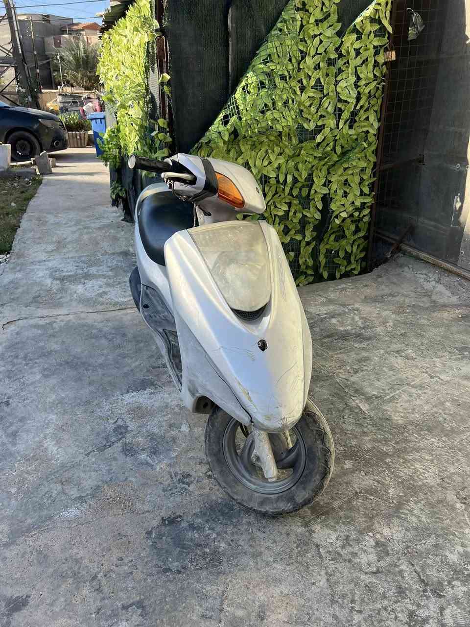 السلام عليكم دراجه للبيع بريز دراجه قبل شهر منزلها حاويه كلشي شغال بيها ع فحص كلش نضيفه الشعب *********** السعر 850بيها مجال
