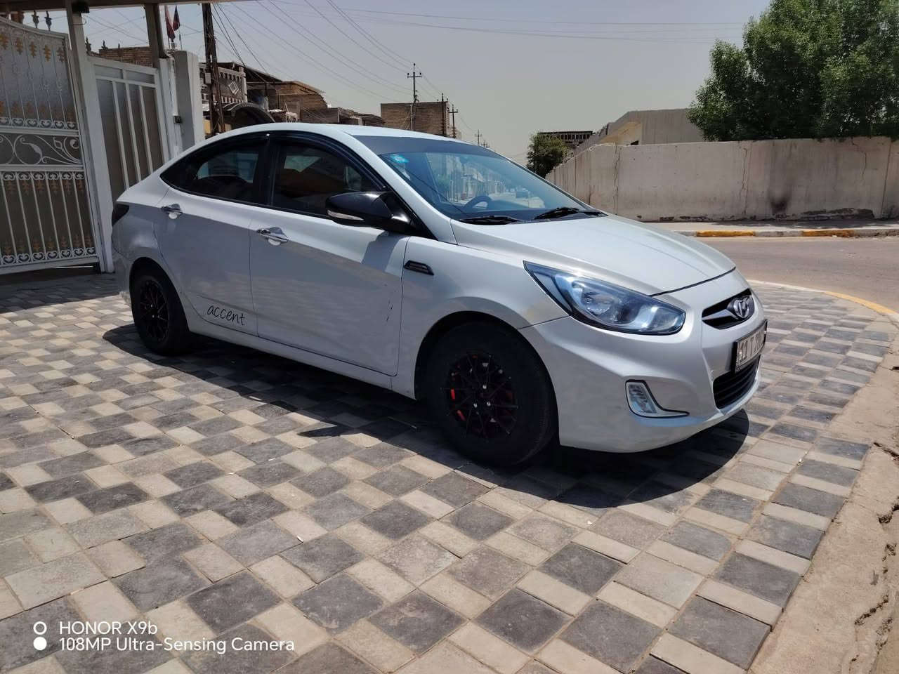 سلام عليكم سياره مديل ١٦ اكسنت البيع خليجي مكينه دوش قطرتين حساسات كامر مكينه كير تخم تير جديد حداديه مكفولات رقم انكليزي بيه قطعتين صبق سنوي٣١ مكان بغداد سعره٨٤وبيه مجال حق الجيه رقم ***********

