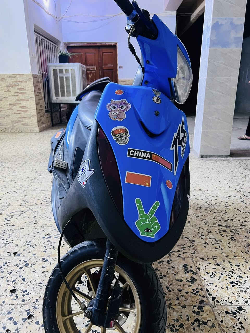 السلام عليكم
للبيع ماكس موديل 2008

شغال كامل مابي نقص

ويا كفراته اصليه سود

السعر مليون وبي مجال 

 ***********
