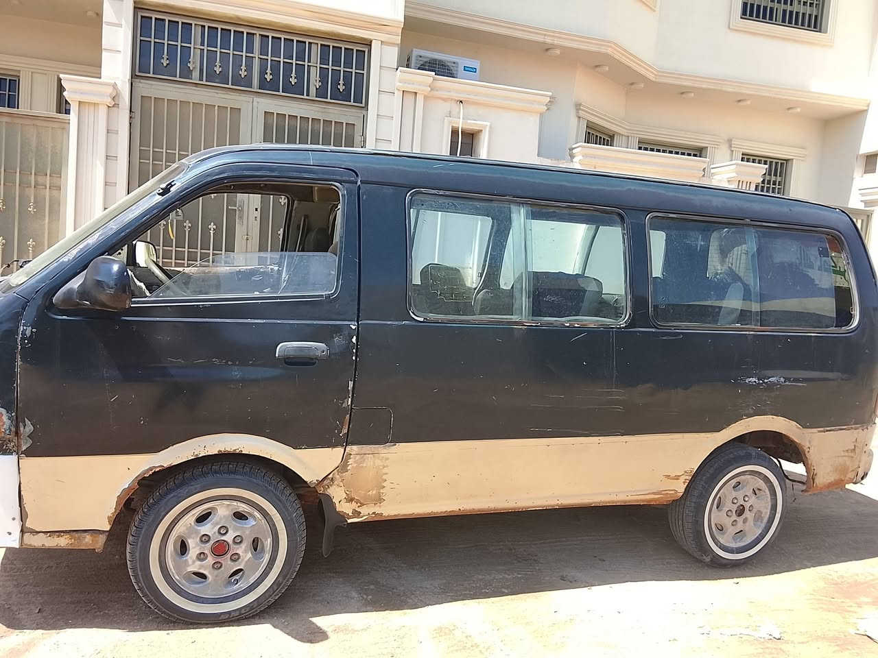 السلام عليكم بريجو البيع سنويه نموذج مكينه بيه نفخه بدون تنقيص كير واكسل مكفولات  شواصي 1 مصلح و 3 بلاد تخم تاير جديد حداديه نضيفه كهربائيات شغاله داخل نضيف البدي كدامك بدون راعي اتكفل سرقة وعشائر السعر (21) وبيه مجال مكان سياره البصرة شط العرب رقم الهاتف (***********) مامتواجد ع الفيس أتصل وتدلل
