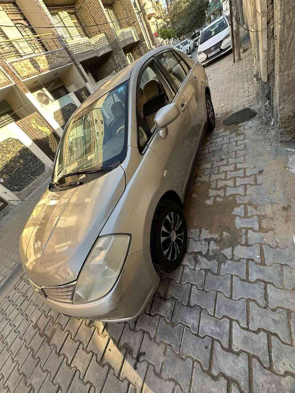 السلام عليكم 
نيسان تيدا خليجي. موديل 2007 السياره جاهزه 
مكينه وكير مكفولات تخم تاير كهربائياتها كلها شغاله
بيها الجاملغ الامامي. مبدل. 
شاشه اندرود كامره خلفيه.حساسات. 
رقم بغداد الانكليزي. السنويه بسمي. 
المكان بغداد الكرخ  السعر ٦٦ وبيها مجال 
الاتصال ***********
