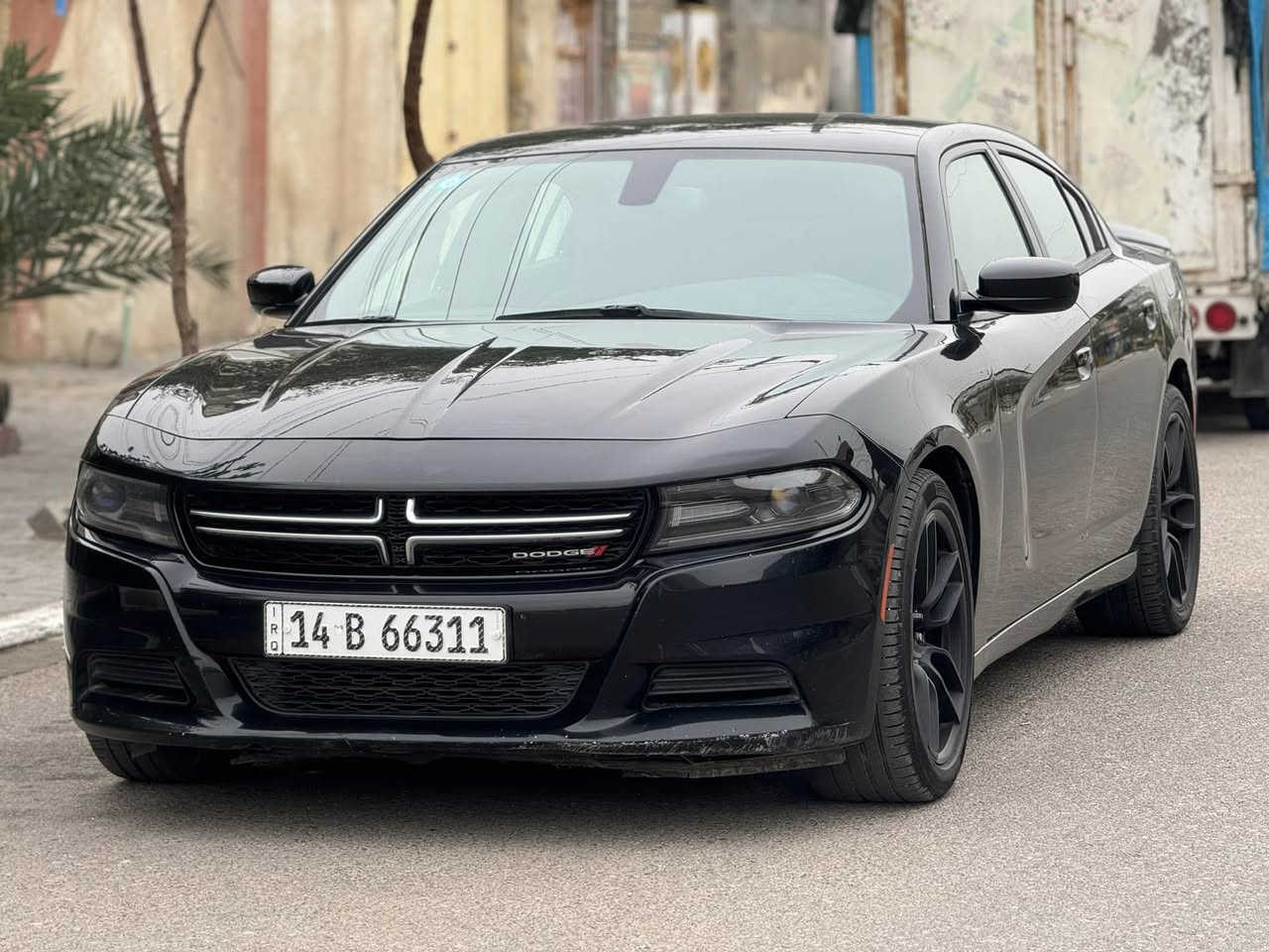 يالله إسلام عليكم 
جارجر ٢٠١٨ / مرمزه ٢٠٢٣
رقم بصره بسمي 
حادثه جاملغ فقط بدون ارباك والفحص بلمنشور 
جاهزه من كلشي 
تخم تاير 
تبريد بلاد 
حداديه ١٠٠/١٠٠
ماشيه ١٣٠ فقط 
السعر١٦٥ 
مكاني البصره القبله 
*********** 
بيع فقط بدون مراوس
