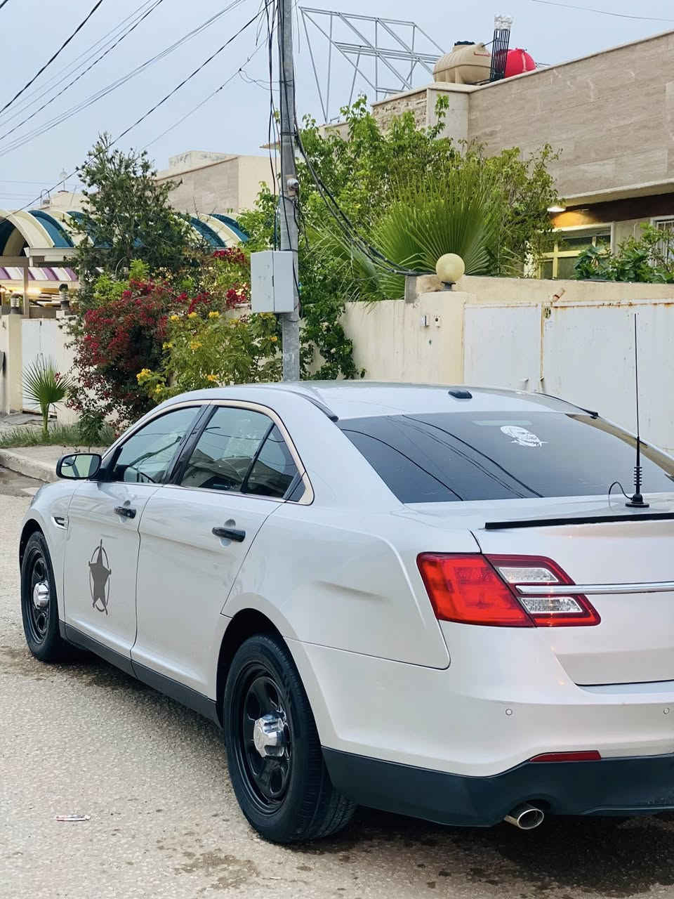 بيع او مراوس حسب القناعه تورس بوليسي مديل 17 رقم ذي قار بسمي تحويل اي محافظه. سياره جاهزه من كلشي كير تعليك تبريد ثلج حداديه جديده مواصفات البوليسي معروفه. وشرط ترايك من البصره الزاخو. حادثها خلفي فقط  موجود بلصور.   مكان السياره بابل 
 السعر  117$.    ***********
