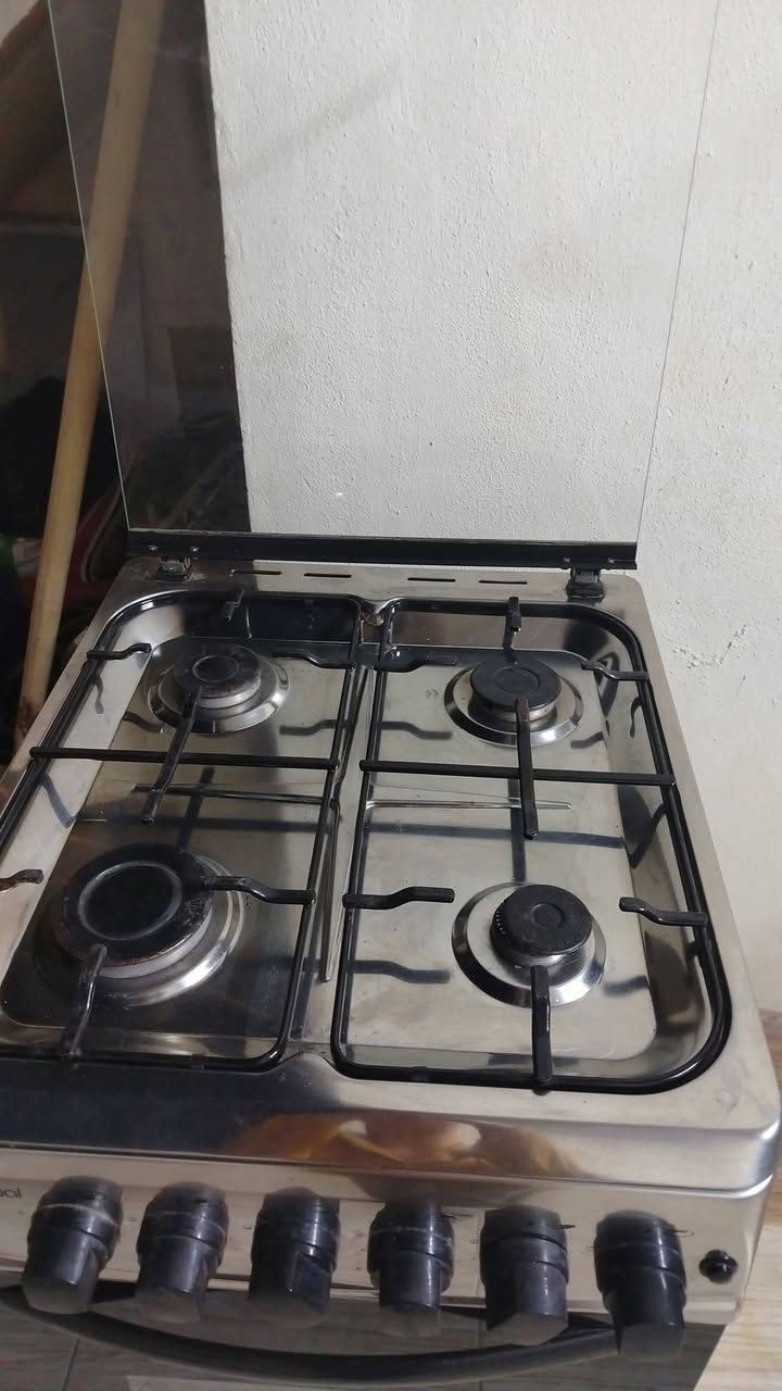 طباخ للبيع نظيف جدا للتواصل على الرقم *********** واتساب
