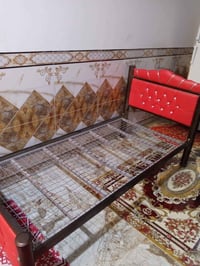 ابو الخصيب • غرفه اخشاب • تخت