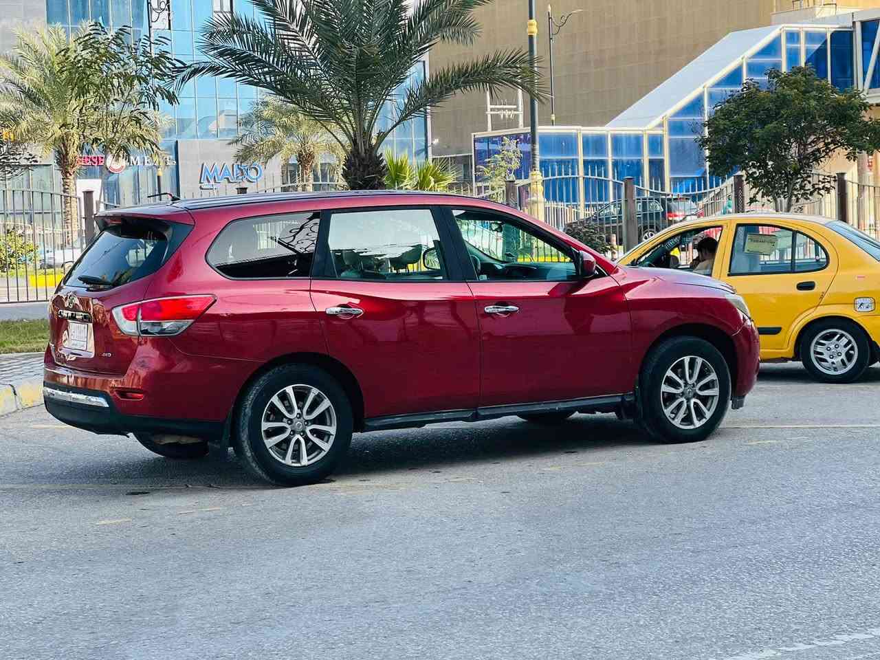 باڤندر  مديل 2013 سعر98 قابل   للتفاوض وارد أمريكي حادثها جاملغ وشويه من البنيد والباقي كفاله عامه مواصفات فول عدا الفتحه بصمه تشغيل بصمه أبواب تشغيل عن بعد مري كهربائي اشاير مري كشنات كهربائي تحكم ستيرن شاشه كبيره كامره خلفيه دواره مكينه 6️⃣  مكينه وكير مكفولات 7 راكب 3 قطع تبريد حداديه جديده تخم تاير مشروع وطني الاستفسار اتصل *********** مكان سياره كربلاء
