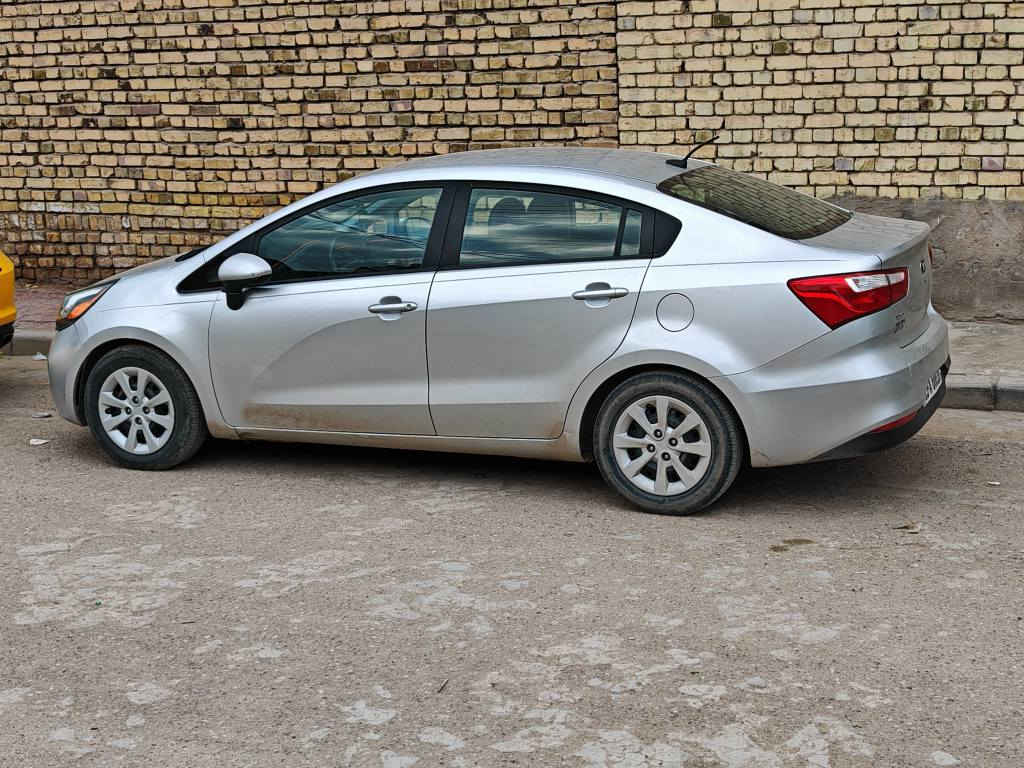 كيا ريو موديل ٢٠١٧ رقم دولي بسمي سنويه وهزه جديده السياره جاهزه عدا المكينه طلع بيهه بخار اسود وبعدين يتحول ابيض . بيهه٣ قطع صبغ باب وجاملغ وجزء من التكمه فقط صبغ  وعندي سونار
السعر القديم ٩٧  هسه عارضهه ٨٧  مكاني بصره ياسين خريبط *********** البصرة, العراق
