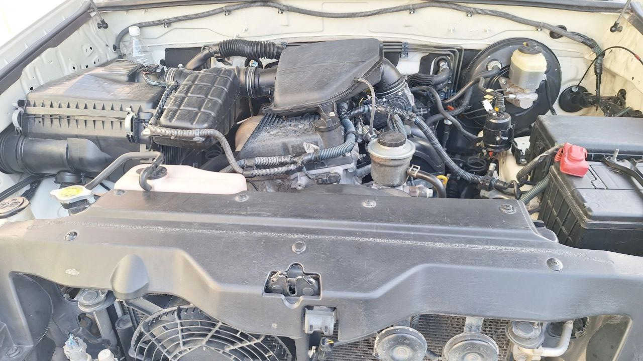 ***********

(کوردی)

تۆیۆتا پرادۆ

مۆدیڵ

٢٠٠٩  محسن

٤ پستۆن

ڕەنگی سپی 

سڵاید 

وێنەی سۆنەرەکەیم داناوە 

بستێک لە چەمەلغی دواوەی سایەق بۆیاغە بەس

مەکینەی نەکراوەتەوە و بە هەموو شەرتێک

ڕەقەم سلێمانییە و  لە سلێمانییە 

تکایە هی من نییە پەیوەندی بە خاوەنییەوە بکەن

***********

======================================================

(عربی)

تویتا پرادۆ

مودیل 

٢٠٠٩ محسن

٤ سلندر

لون الابیض

خلیت صورە مال سونر

سقف صلاید

بقیاد اید واحد مصبوغ بجملغ سائق الخلفی

المکینە  ما مفتوح و مضبوط بکل شرط

رقم سلیمانییە  و بلسلیمانیە

مو مالتی ارجو  خابرو  صاحبها

***********
