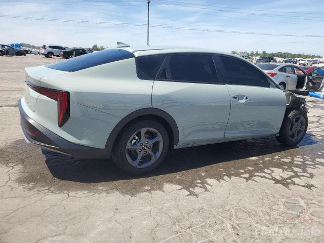 لسلام عليكم                                                                    كيا كي فور موديل 2025  دخول جديد بدون رقم على حادثه صور الحادث هاي مكان السياره بغداد الشعب الاتصال على الرقم ***********.                                     ***********
