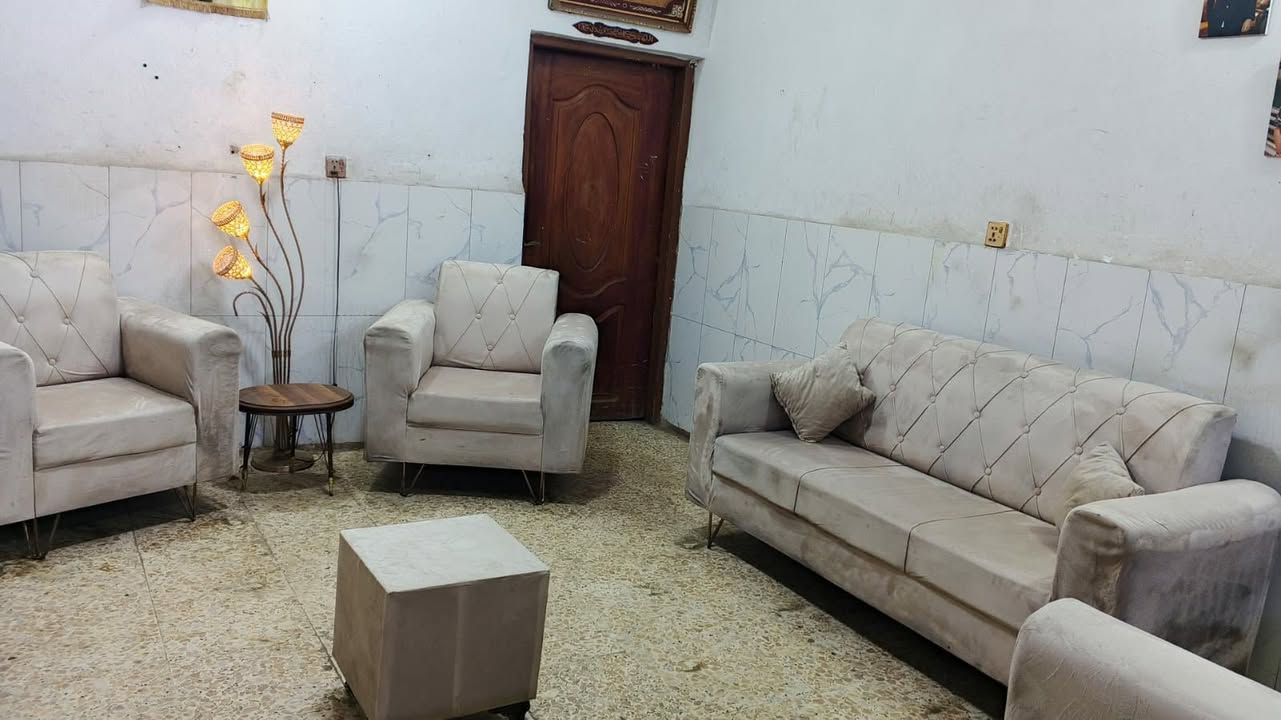 تخم 10 مقاعد نظيف
سعره 190 وبي مجال مكان البياع
يوجد توصيل بكروه ب واتساب
***********
