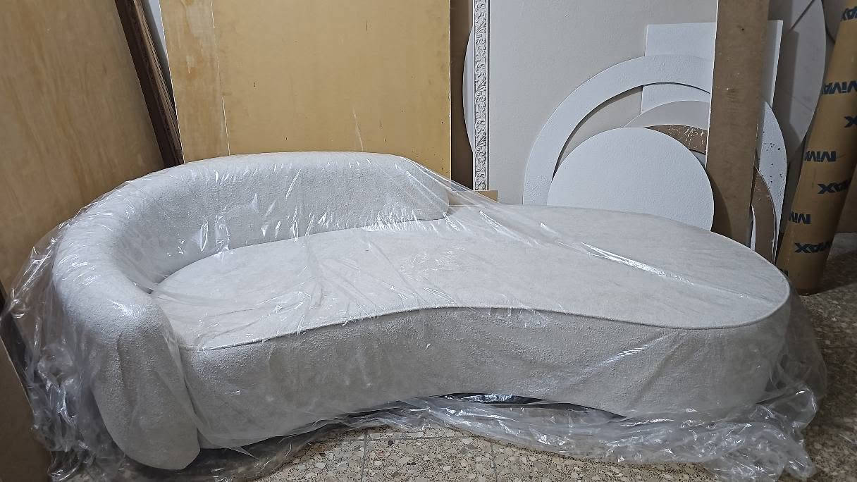 شازلونة جديدة غير مستخدمة قياس 220سم
لونهة ابيض قماش درجة اولى للتواصل *********** بغداد, العراق
