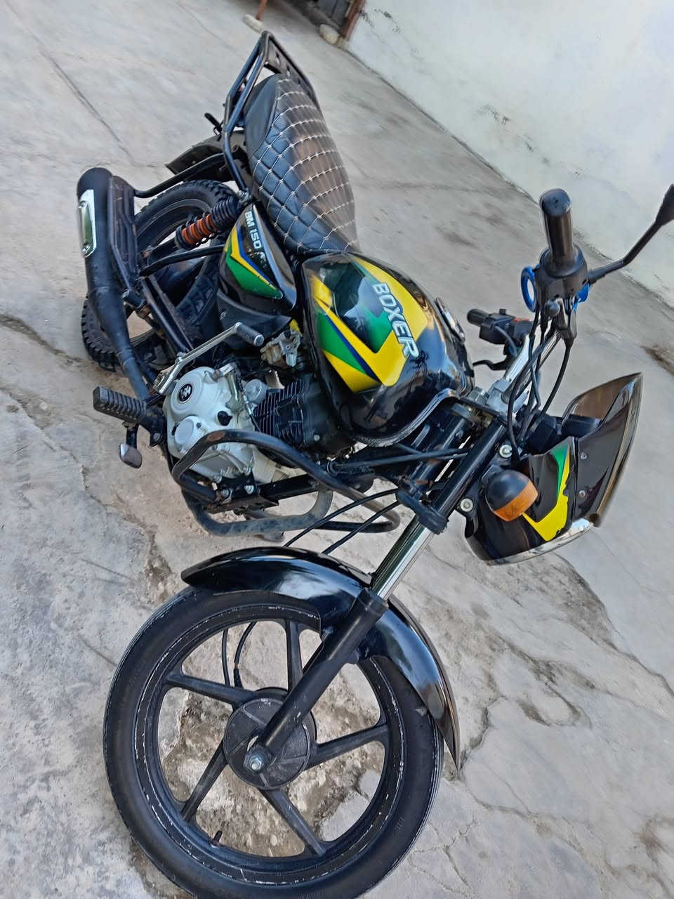 سلام عليكم. باكسر للبيع مديل 19 أوراق اصولي مكان بعقوبة بهرز السعر 8٥٠ بيهة مجال ***********
