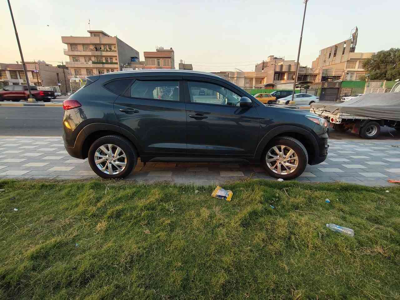 توسان 2020وارد امريكي حادث فقط طخه خفيفه بلبنيد
ماشيه85  محرك 2000
شاشه كامره خلفيه حساس 
فور ويل مانع انزلاق ثلاث انضمه قياده اوتو هولد 
السياره عله وضع الشركه صدر كير محرك تبريد  كله عله وضع الوكاله تحكم سكان جهتين تخم تاير جديد اسبير ما نازل
صور الحادث والسونار بلمنشور 
حادث فقط بنيد نفسه مصلح بدون اي دواخل 
السعر 159مجال بصيط
***********
