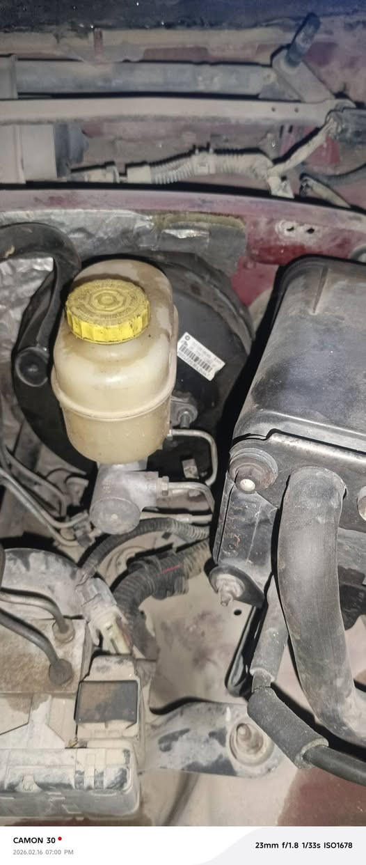 السلام عليكم 
للبيع اغراض تفصيخ جيب شيروكي 
2000 
وياله حجم 17عدد 2
لويات خلفي امامي  تخم كامل 
سبير بلادي 
ماطور ماسحات كامل 
بريشر بريك كامل هوه والعمبار 
تانكي بانزين كامل بدون عبوه 
مبخره بانزين كامله 
ضفيره  كامله 
عقل 
باور ستيرن 
جعمقه ستيرن 
دشبول كامل بس الايرباكات طاڰه 
دكت تبريد كامل هوه والفريز كامل 
فراشة اكسل 
رباطات خلفي عدد 2
بطاين لون اسود عدد 4
جامة السائق 
ماطورات جام كاملات 
تخم كشنات عدد 4لون اسود 
يدات بيبان عدد 4
قفالة تخم 
يدة جنطه 
نرمايد جامه خلفيه 
وعندي هواي اغراض تفصيخ 
للاستفسار الاتصال 
***********
مكاني النجف الاشرف
