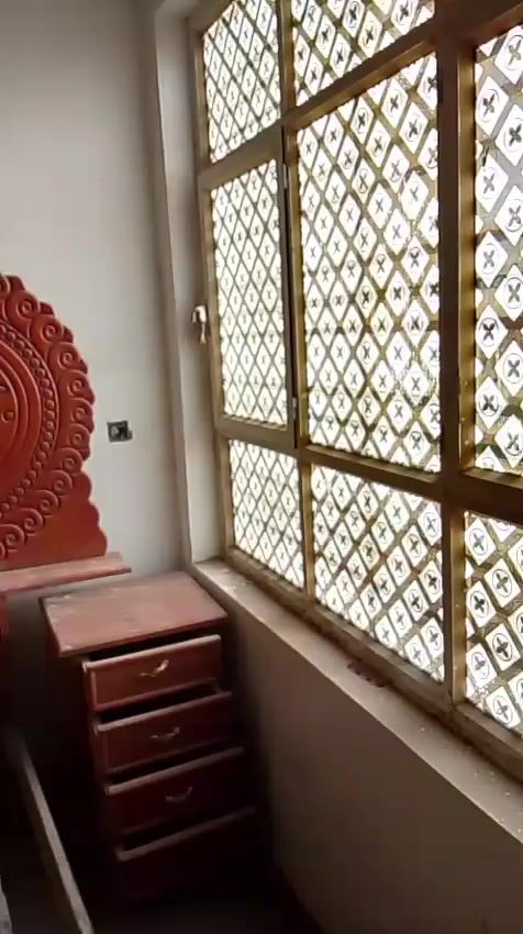 سلام عليكم  غرفه اخشاب للبيع  بغداد  زعفرانيه  سعر  ٧٠٠       وبيه مجال  ***********
