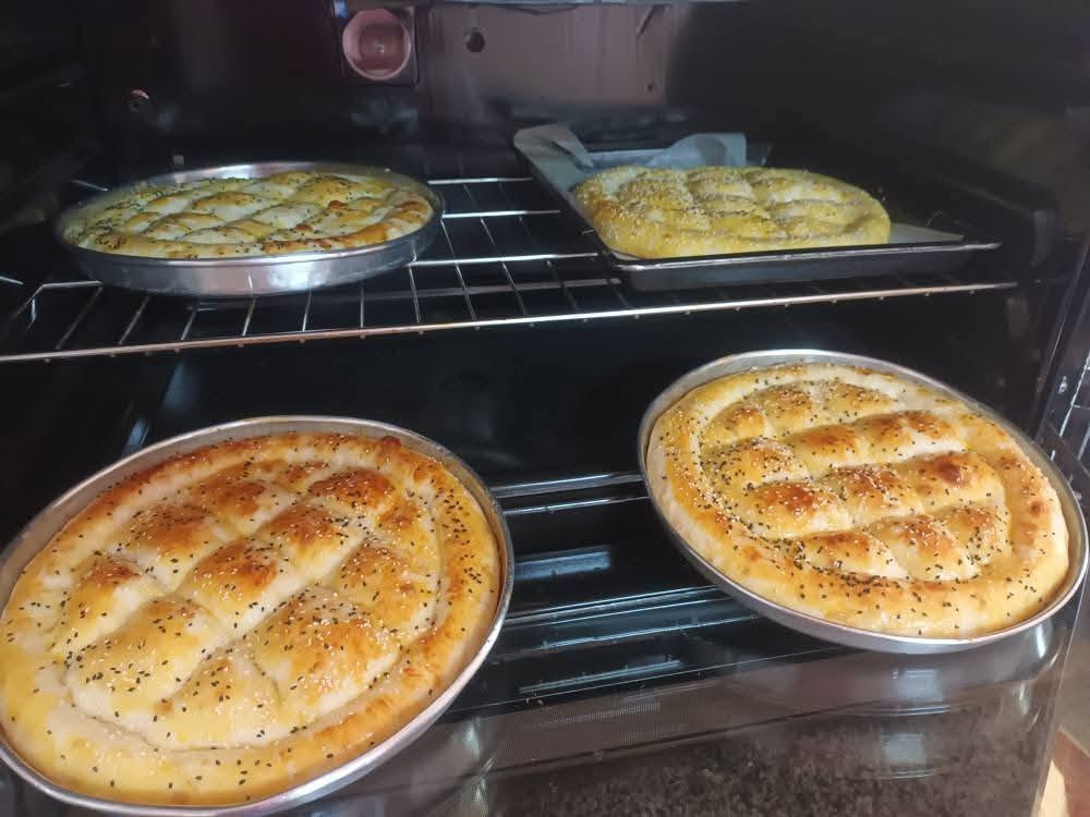 سلام عليكم شلونكم حبايب گلبي متوفر فطائر وبيتزا اي طلب او حجز على خاص او على واتساب ***********
