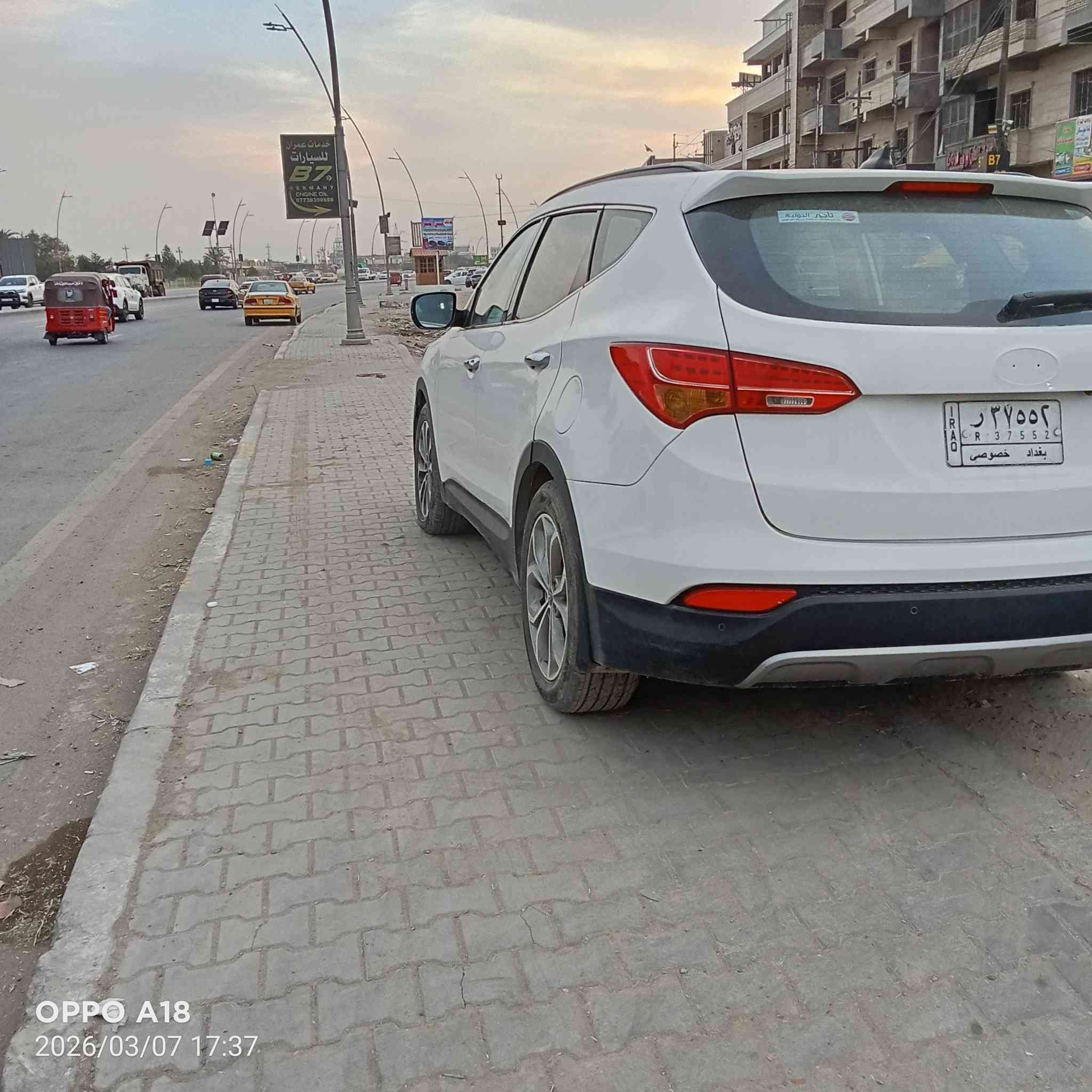 سنتافيه موديل2013رقم بغداد تحويل ثاني يوم السيارة فول موصفات تحكم استيرن كشن كهرباء شاشه صغيره فئهSL بنورامه سبعه راكب كشن تتفئه تبريد بصمه مري شفط سياره جاهز

 وحلوه مكينه سته 6سلندر كير صدر تتفئه تبريد ثلاث قطع 

 مصبوغه حزام سعر 120 وبيها مجال حك الجيه مكان 

السيارة بغداد رئاسة المعلمين رقم***********بي واتساب
