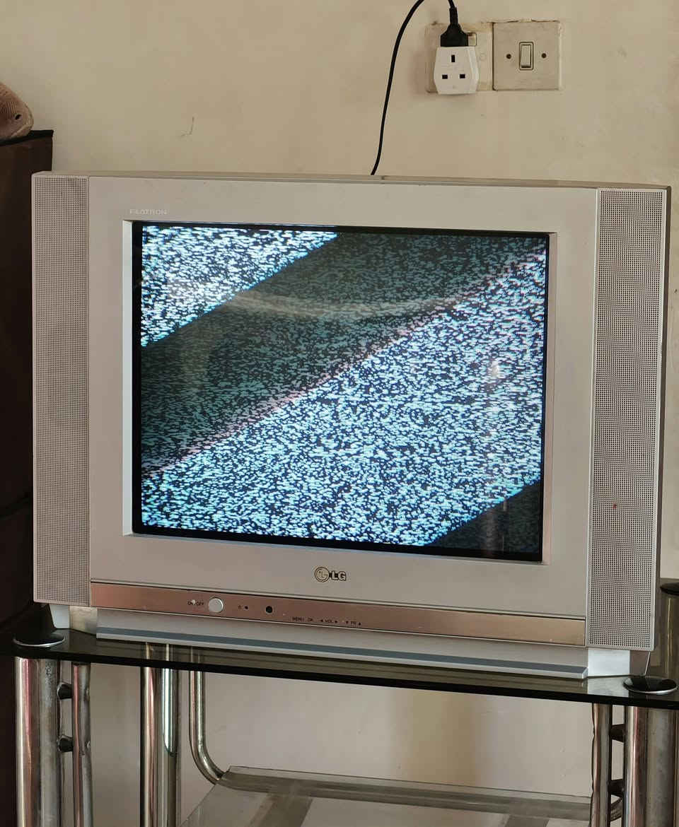 تلفزيون وميز السعر ٦٠ الف ثنينهم


**إذا كنت صاحب هذا الإعلان وتريد حذفه لأي سبب، رجاءا أرسل رسالة إلى الدعم الفني**