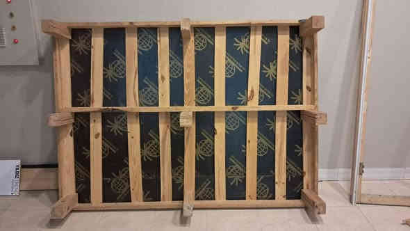 جرباية تفصال كله خشب ثقيل قياس 200 ×١٤٥ شط العرب الجزيرة *********** سعر ٧٥ وبيها مجال
