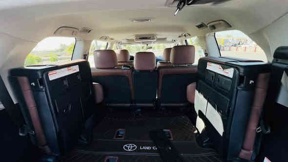 لانكدروز للبيع 2020
مكفولة كفالة عامة فقط بارد موضح بالصورة السونار كامل 
مواصفات بريمية ماشية 106 الف كم
اللون ابيض محرك 6 سلندر 
فتحة بالسقف كشنات جلد كهرباء
المكان بغداد رقم بغداد انكليزي 
للاستفسار *********** غير متواجد على الفيس
