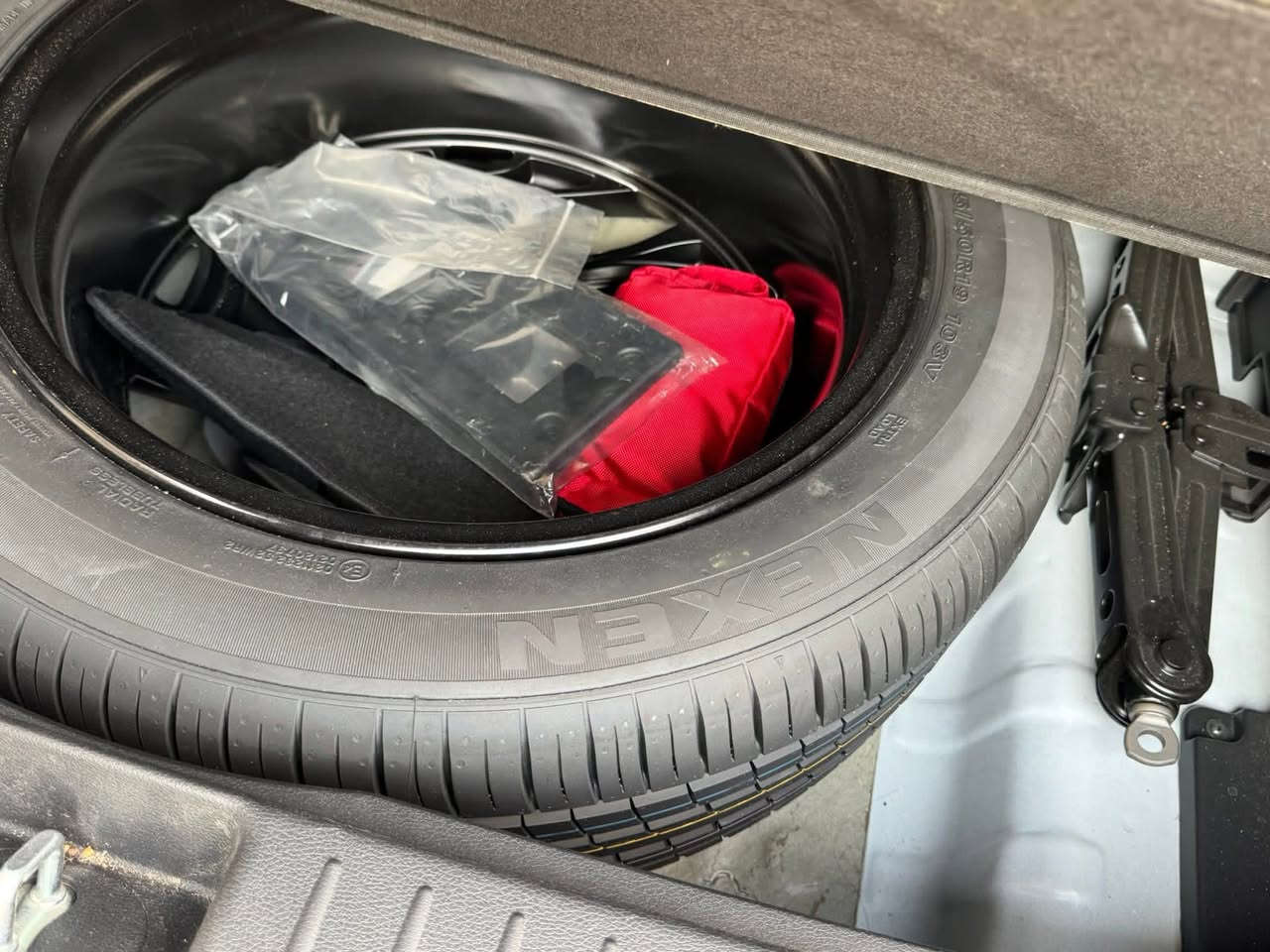 السلام عليكم
سبورتج 2025 خليجي

بنرامة

صندوك كهرباء

كشنات تدفئة

تبريد بيانو

مري تقاط عمياء

شباك لد نهاري

ماشية 40

السعر 233

مكان السيارة شارع خير الله جميله

الرقم ***********
