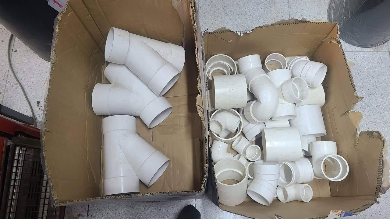 للبيع غراض ملحقات تاسيس مجاري وتاسيس ماء  بسعر مناسب الي يحب يتصل اني مكلف بالنشر  *********** بعقوبة
