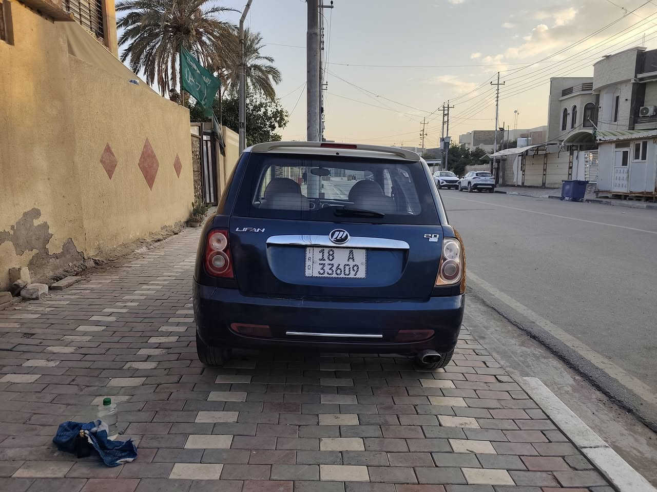 ليفان 320 السياره نضيفه عدا الجاملغ الخلفي السياره موديل 2013 رايدها ب٣٦ وبيها مجال
***********
